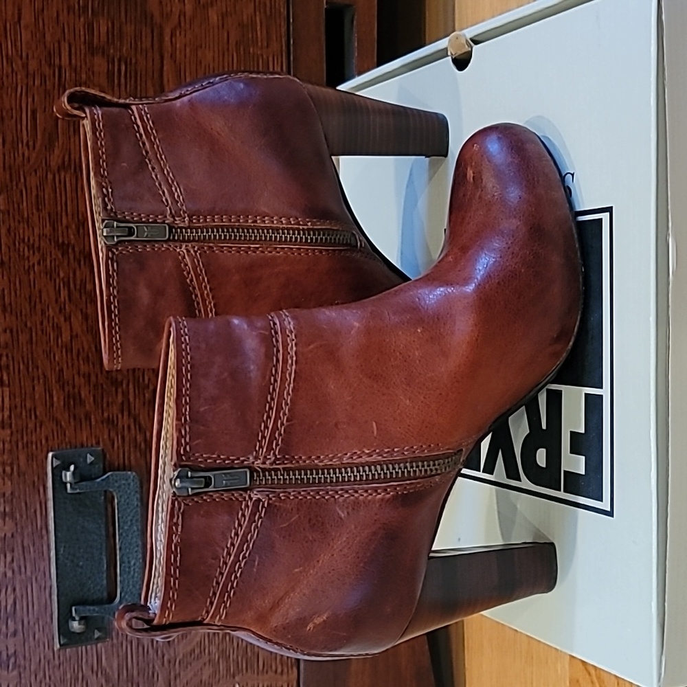 Frye Miranda Stud Bootie size 7.5 M Whiskey brown - Picture 2 of 6